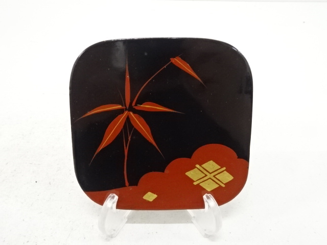 Lacquerware